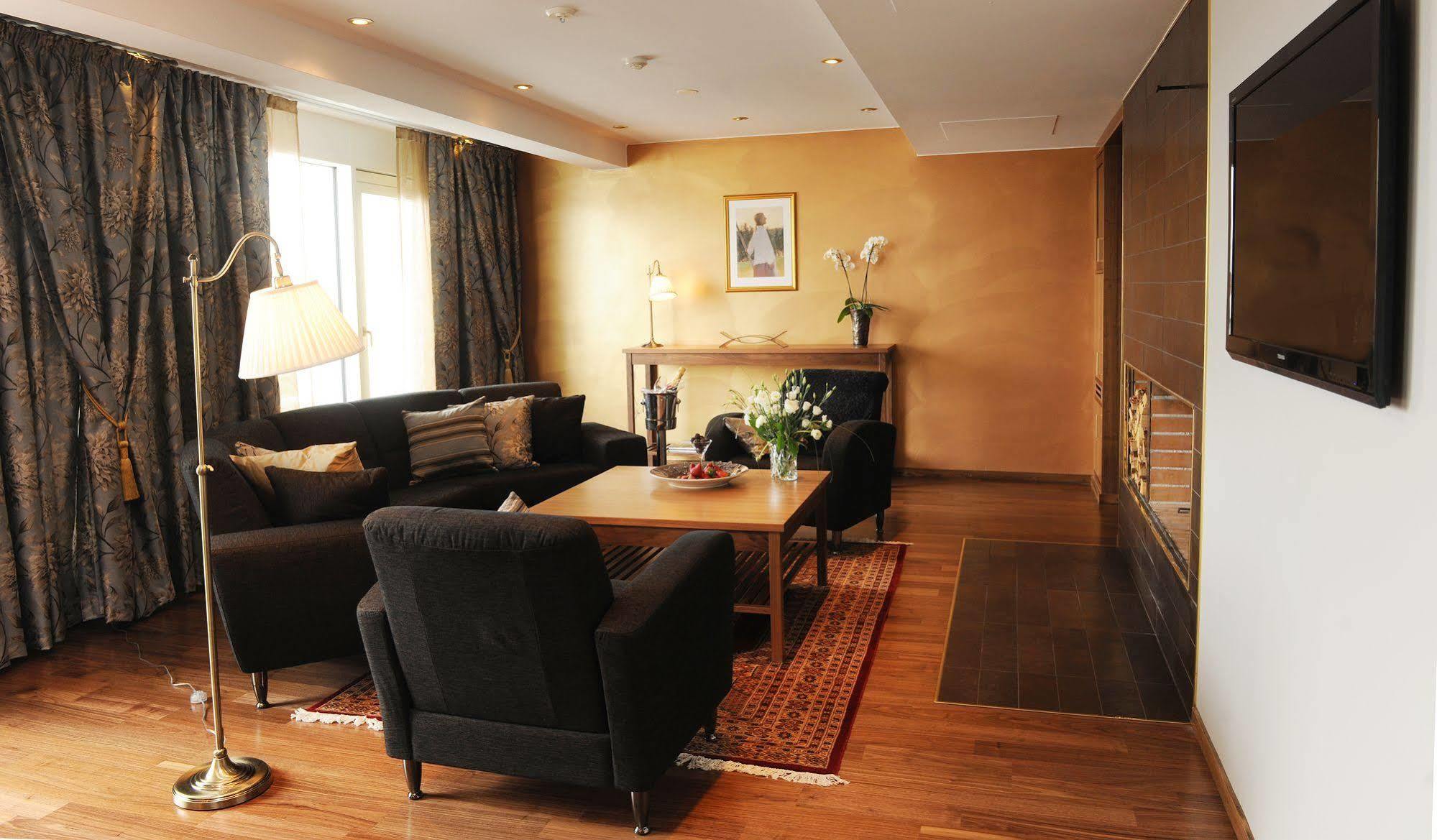 Hotel Arkipelag Мариехамн Екстериор снимка